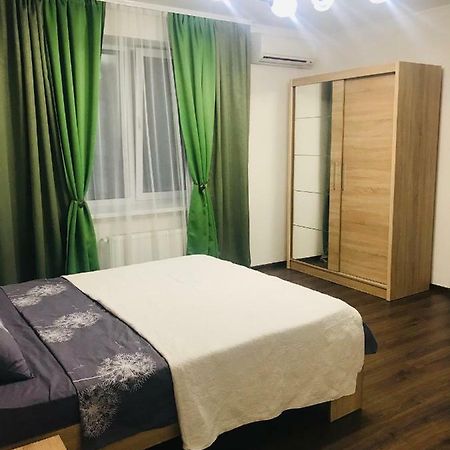 Naberezhna 10, Central Lutsk Appartamento Esterno foto